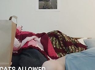 Petite Blonde Hotwings Mukbang