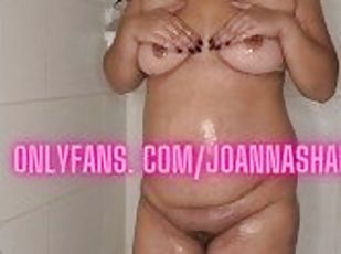 Dutch chubby milf squirting in the shower