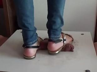 Cumshot under sandals