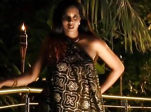 Beautiful Indian Princess Dances The Erotic