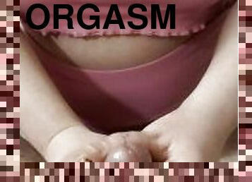 Before bed handjob with frenulum rubbing ends in intense orgasm