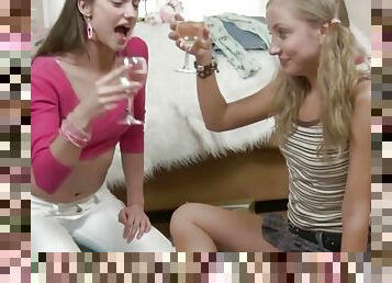 orgasmi, amatööri, lesbo-lesbian, teini, lelu, saksalainen, retro, sormettaminen, dildo, pikkurintainen