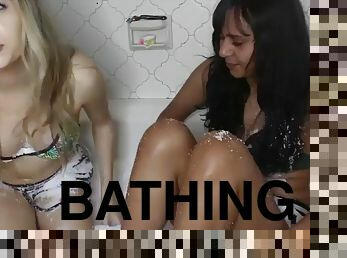 Bathing in snow bath challenge! ft my best friend