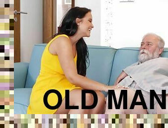 Jennifer Mendez fucks chubby old man