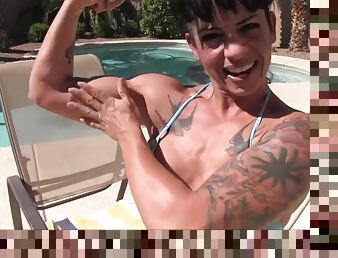 Latina muscle babe Dani Dupree hot porn clip