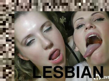 Nasty beauties decided to do some lesbian experimentation