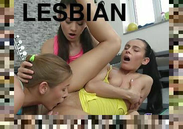 lesbo-lesbian, teini, kolmisin, voikka, villi, treenit