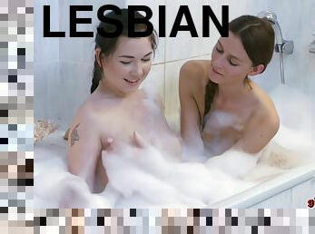 купання, лесбіянка-lesbian, підліток, янгол, грайлива