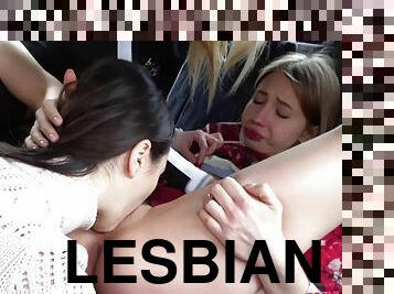 takaapäin, orgasmi, pillu-pussy, typykät, lesbo-lesbian, sormettaminen, auto, suuteleminen, nussiminen, söpö