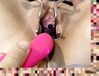 Pushing that vibrator against the sound feels amazing ????