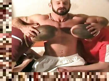 Ripped German DILF 3way spitroasts jock before missionary