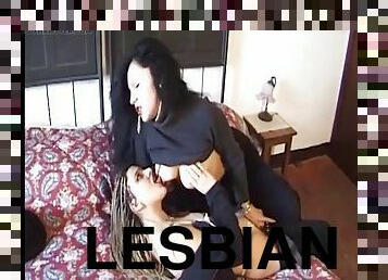 karvainen, pillu-pussy, lesbo-lesbian, sormettaminen, italialainen, ruskeaverikkö