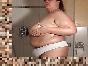 Beautiful bbw takes a shower