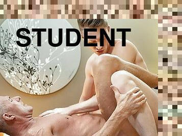 TwinkTop - Submissive principal takes cocky student’s dick