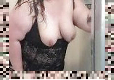 BBW gets wet in the shower