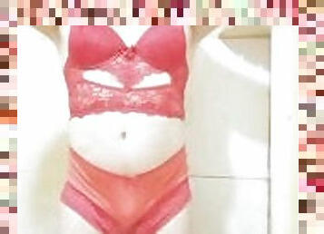 Experimentado a lingerie vermelha da minha irmã