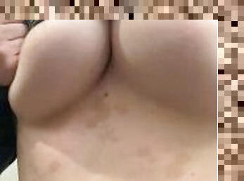 kúpanie, veľké-prsia, obrovské-huge, na-verejnosti, amatérske, teenagerské, bbw, 18yo, objemná, prsia