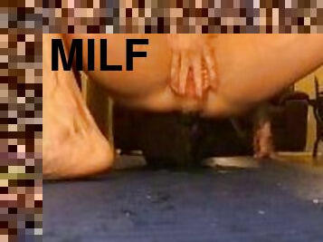 Would you taste this milfs juices!?!?