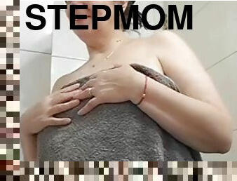 Mega cum stepmom fucked in the bathroom