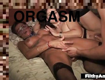 orgasmi, orgiat, amatööri, anaali, suihinotto, milf, äityli, ryhmäseksi, äiti