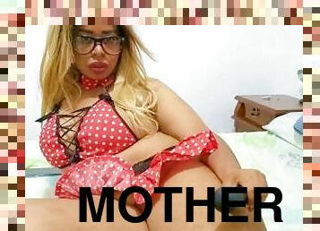 Sexy mother stimulates her pussy for you