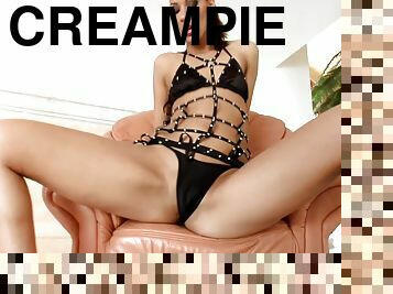 Lara Craft - Dunne Brunette Kleine Titten Schlampe Bekommt Creampie 28 Min