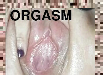Girl masturbates - Orgasm - Homemade