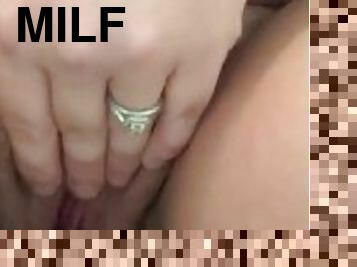 Milf PAWG fingers herself