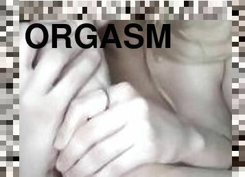 isot-tissit, masturbaatio, orgasmi, ruikkiminen, amatööri, latino, jalat, blondi, fetissi, soolo