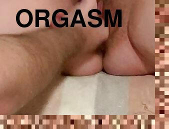 orgasmi, raskaana, pillu-pussy, ruikkiminen, typykät, sormettaminen, lunttu, tuhma-naughty, pikkuinen, huora