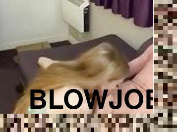 Petite kinky blonde gives a beautiful blowjob in hotel????????