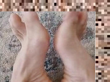 Feet toes