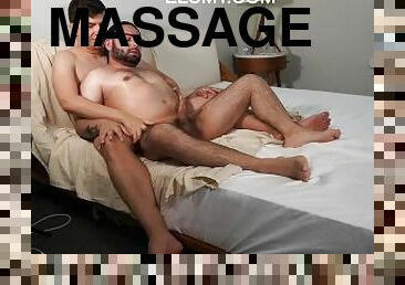STRAIGHT GUY GETS HAPPY ENDING FROM Masseur
