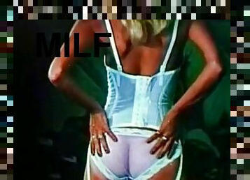 teta-grande, anal, chupanços, mulher-madura, vintage, clássico, loira, rabo, morena, bra