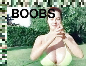 WHAT TITS (QUE TETAS)