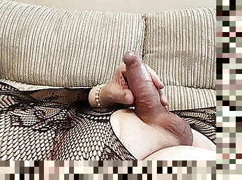 MATURE TVROSE CROSSDRESSER WANK FROM SOFT TO HARD