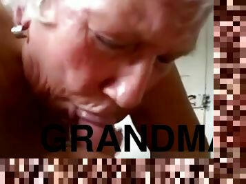 isoäiti, amatööri, suihinotto, isoäiti-granny, käsihomma