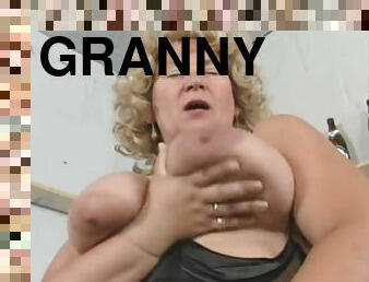 isot-tissit, isoäiti-granny, isot-upeat-naiset, soolo