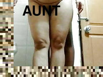 Super hot aunty