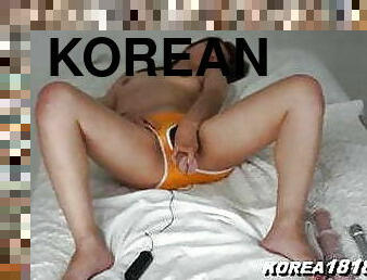 Sexy Korean slut shows off her pussy pleasure