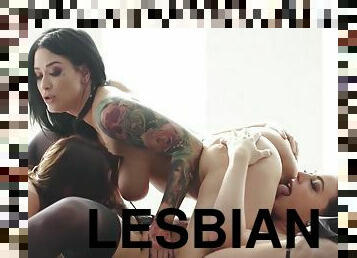 isot-tissit, orgasmi, laiha, lesbo-lesbian, milf, sormettaminen, kolmisin, pitkät-sukat, eurooppalainen, euro