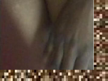 gros-nichons, masturbation, mamelons, chatte-pussy, amateur, ébène, milf, black, percé, seins