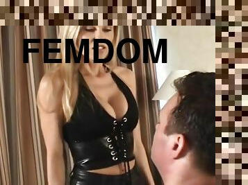 bdsm, kemera, voajer, stopala-feet, gore-suknje, plavuše, fetiš, intervju, femdom