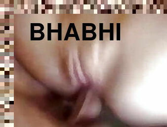 Bhabhi ke chut me mera bada lund.