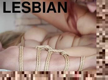 orgasmi, kolutyttö, remmidildo, lesbo-lesbian, bdsm, punapää, sidottu, sidonta, dominointi, femdom