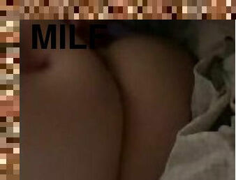 amatir, blowjob-seks-dengan-mengisap-penis, jenis-pornografi-milf, creampie-ejakulasi-di-dalam-vagina-atau-anus-dan-keluarnya-tetesan-sperma, sudut-pandang, bersetubuh, italia, suami-yang-istrinya-tidak-setia, berambut-cokelat