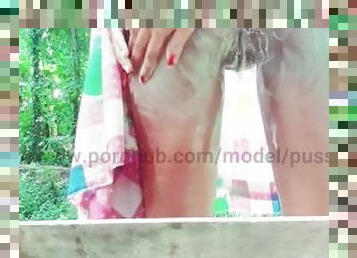 sri lankan teen girl outdoor bath and pussy masturbate