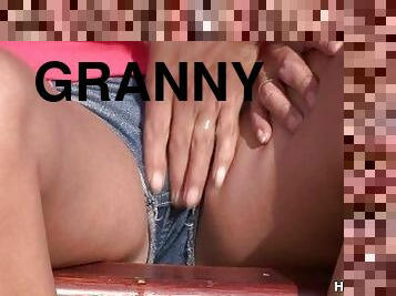 isoäiti, vanha, pillu-pussy, kypsä, typykät, isoäiti-granny, lesbo-lesbian, teini, lelu, sormettaminen