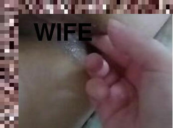 The wife is hot fisting and strapon