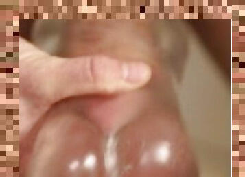 Giving my fleshlight a good use, pounding it until flowing cum